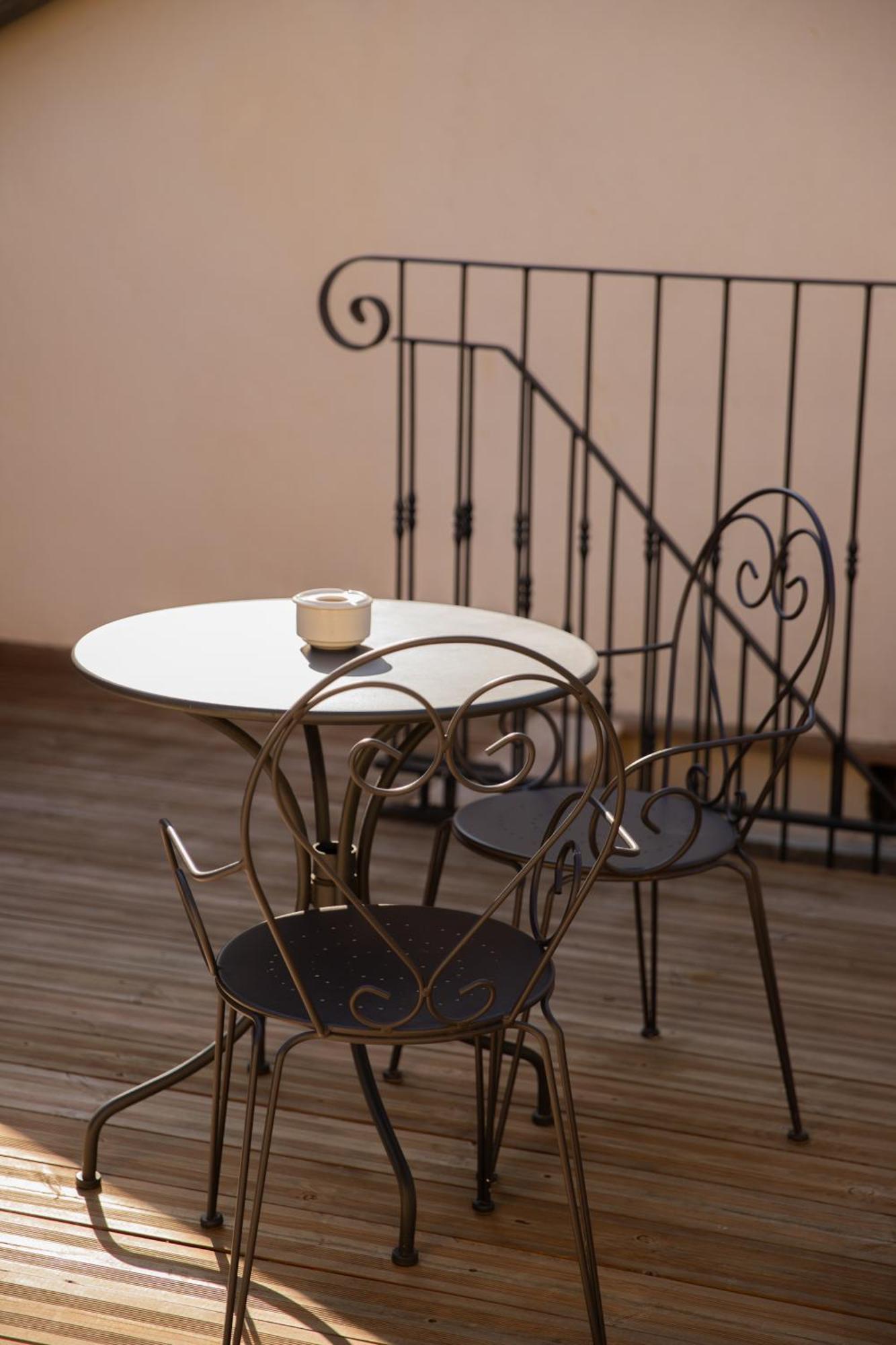 Maison Roucas - Restaurant Et Chambres D'Hotes Solérieux Extérieur photo