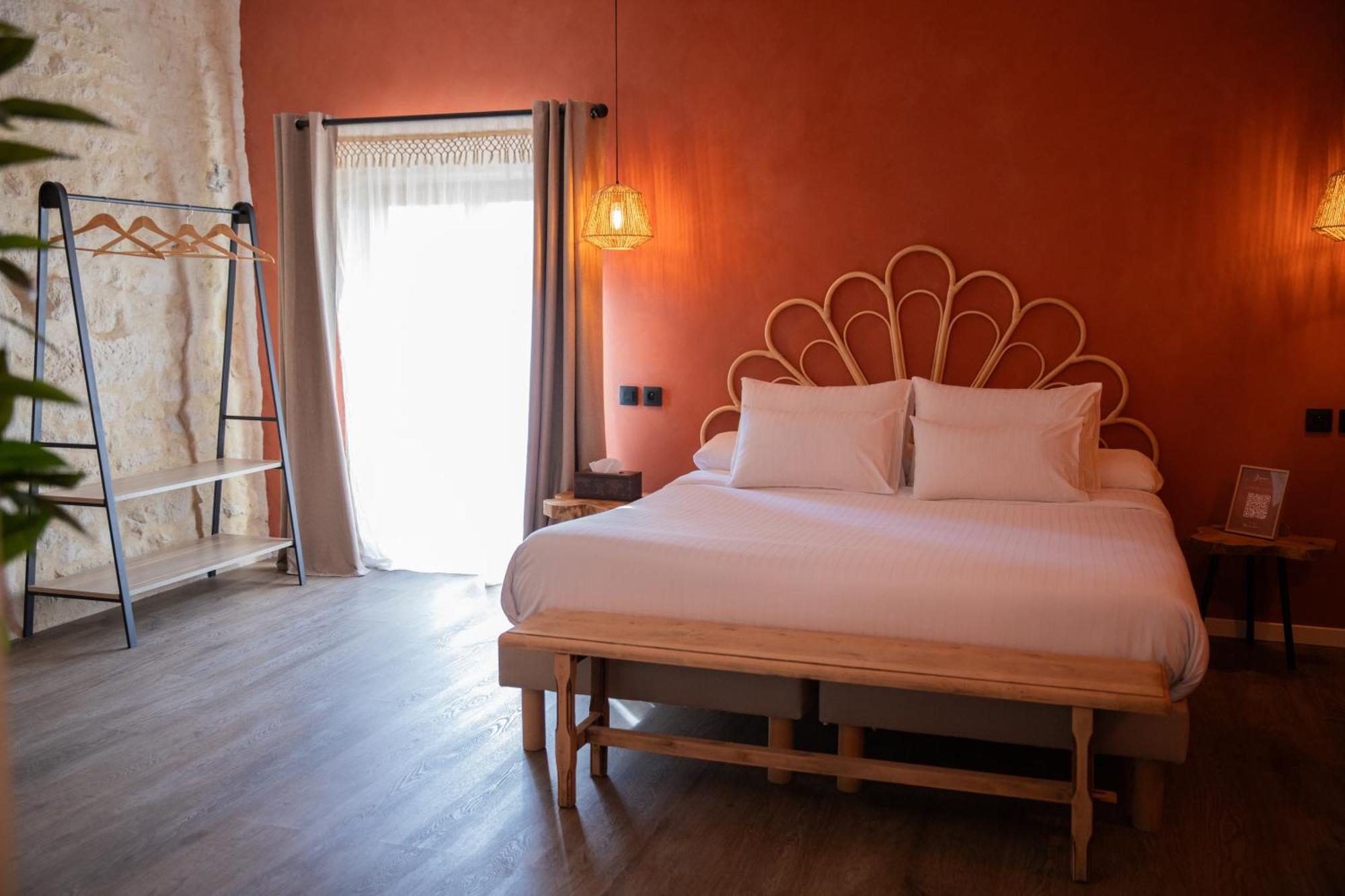 Maison Roucas - Restaurant Et Chambres D'Hotes Solérieux Extérieur photo